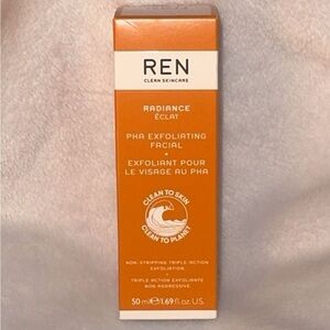 REN Clean Skincare Orange PHA Exfoliating Facial